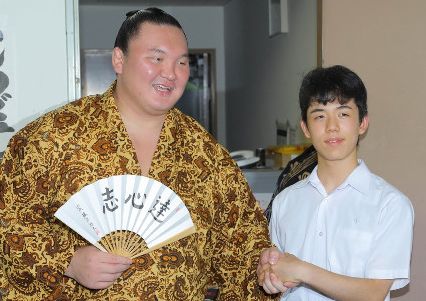 将棋の藤井四段、名古屋場所を観戦