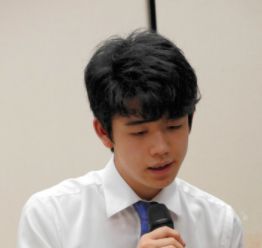 藤井聡太四段、王位戦予選で小林九段に圧勝